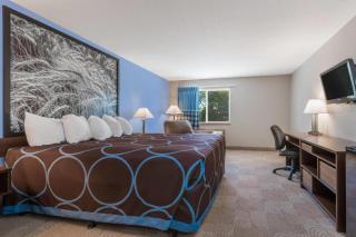 Super 8 By Wyndham Beloit - 3