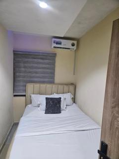 De' Mayors Court Suites&Bar - 9
