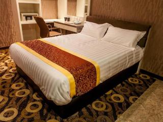 Golden Valley Hotel - 3