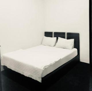 OYO HOME 90671 Dd Rest House - 1