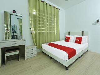 OYO HOME 90682 Liliz Mambang Farmstay - 4