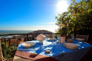 casa vista mare con wifi, AC nelle 4 camere da letto e parcheggio privato - Imperia - 8