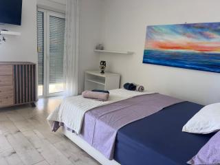 SUPER HORIZONT- Sea View Apartments with private Jacuzzi time & Free Parking - 4