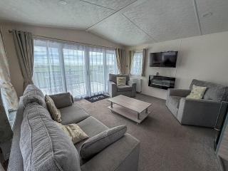 Stunning Lodge Full Sea Views At Broadland Sands In Suffolk Ref 20089Bs - 7
