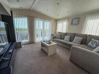 Beautiful Caravan Full Sea Views At Broadland Sands In Suffolk Ref 20095Bs - 7
