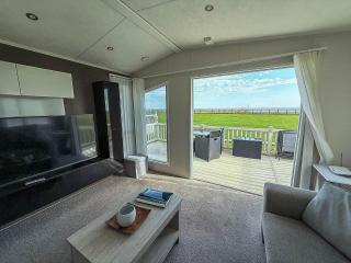 Beautiful Caravan Full Sea Views At Broadland Sands In Suffolk Ref 20095Bs - 2