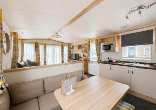 Beautiful Caravan With Full Sea View At Broadland Sands In Suffolk Ref 20100Bs - 7