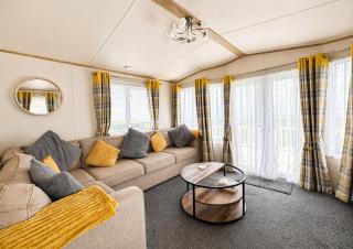 Beautiful Caravan With Full Sea View At Broadland Sands In Suffolk Ref 20100Bs - 4