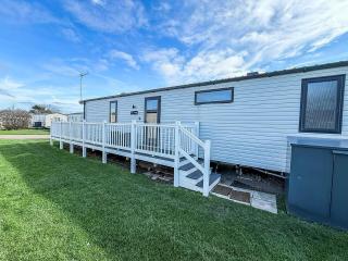 Gorgeous Caravan With Decking In Suffolk Ref 20141Bs - 7