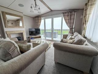 Luxury Lodge With Stunning Full Sea Views In Suffolk Ref 20234Bs - 3