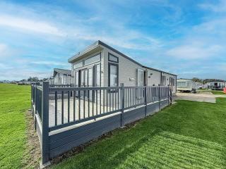 Stunning Caravan With Full Sea Views At Broadland Sands In Suffolk Ref 20236Bs - 0