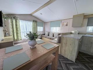 Homely Caravan With Outside Decking At Broadland Sands Ref 20319Bs - 2