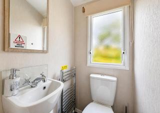 10 Berth Caravan With Side Decking At Broadland Sands Ref 20223Bs - 6