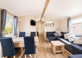 10 Berth Caravan With Side Decking At Broadland Sands Ref 20223Bs - 6