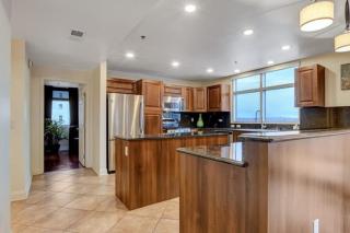 Three Bedroom Residence with Floor to Ceiling City Views - 5