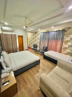 Emerald Inn - 1
