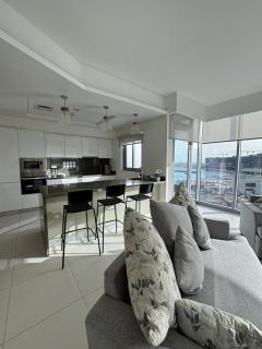 Beachside 2BR Retreat in Durrat Marina - 7