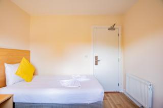 Modern 4-Bed Near Limerick City Campus & Shops - 9