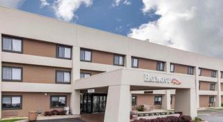 Baymont by Wyndham Glenview - 1