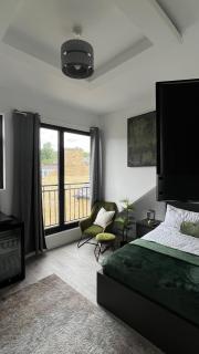 Endcliffe Suites Luxury Stay by Parks & Gardens - 1