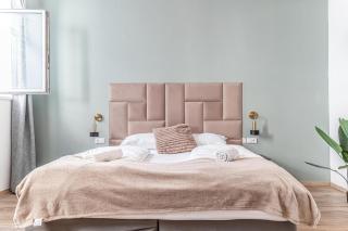 8-min Walk to Westbahnhof Chic 1BR Apartment - 3