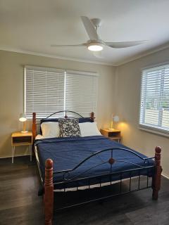 The Pine Rest - Spacious & Central Haven - Brendale - 7