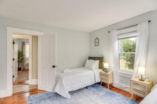 Charming Condo near Gillette Stadium - 1