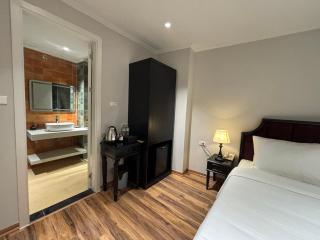 Classy Central Hotel - 3
