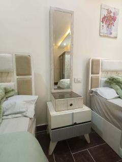 Exclsuive Luxury Residence Apartment Walk to 90th Street and Monorail Station - New Cairo - 9
