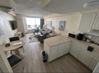 Spacious 1bdrm direct oceanfront w/private balcony - 8