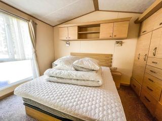 Great 6 Berth Caravan By The Beach At California Cliffs In Scratby Ref 50010L - 4
