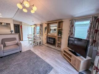 Lovely Dog Friendly Caravan For Hire At California Cliffs, Norfolk Ref 50027K - 6