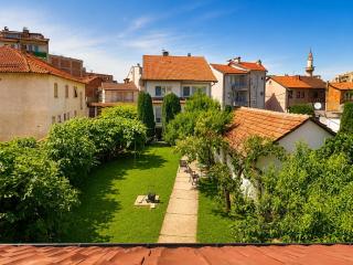 Bujtina Genci & Gonxhe - by Garden Guesthouse - 2