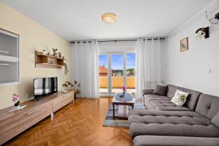 Sea View Jagoda Apartments near the Beach - 9