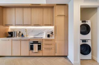 Wynwood Pad- Stylish Apt with View & Rooftop Pool - 1