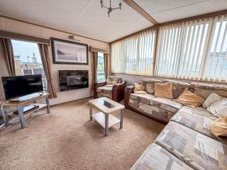 Lovely Caravan With Decking Nearby Scratby Beach In Norfolk Ref 50031J - 1