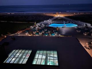 Sea Colony Ocean 5th floor condo with gym tennis court & balcony - 1