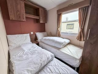 Lovely 8 Berth Caravan At California Cliffs Nearby Scratby Beach Ref 50060E - 3