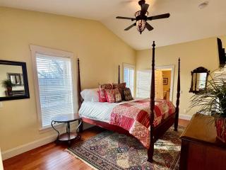 The Judge's Chambers Superior King Bed - 0