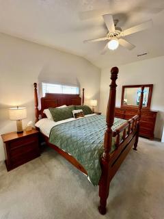 Large Prescott Home w3-car Garage Central & Quiet - 1