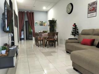Room&Rest 195 Homestay Seremban , Mutiara Galla , North South Highway , Labu - 0