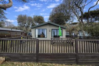 Luxury Lodge With Full Sea Views At Azure Seas In Suffolk Ref 32105Og - 7