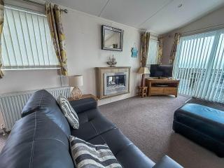 Luxury Lodge With Full Sea Views At Azure Seas In Suffolk Ref 32105Og - 3