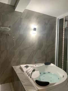 Dream Garden Hotel - 1
