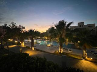 Amwaj Q Chalet 3 Bed Direct on the pool - 0