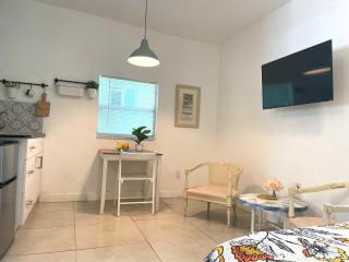 Unique Studio in Little Havana Reserved Parking - 2