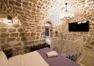 Historic Stone House in the Heart of Old Acre - 2