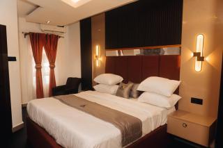 Muster Point Hotel & Suites - 8