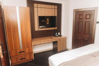 Muster Point Hotel & Suites - 3