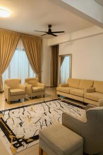 SAMPOISGT VILLA HOMESTAY - Landed house - 3 Bedroom - Includes 3 additional single size toto mattresses with bedsheets & pillow - 4